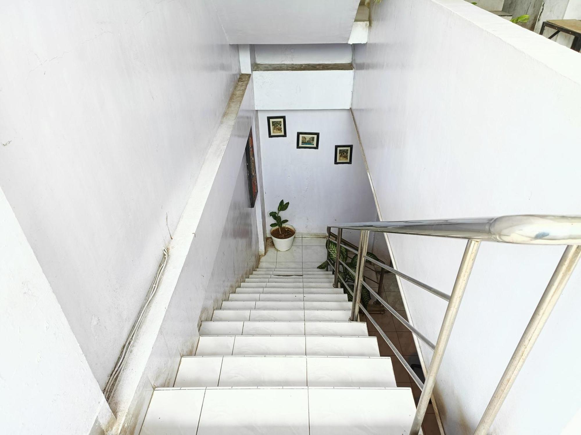 Bumi Merpati Residence Makassar Mitra Reddoorz Exterior foto