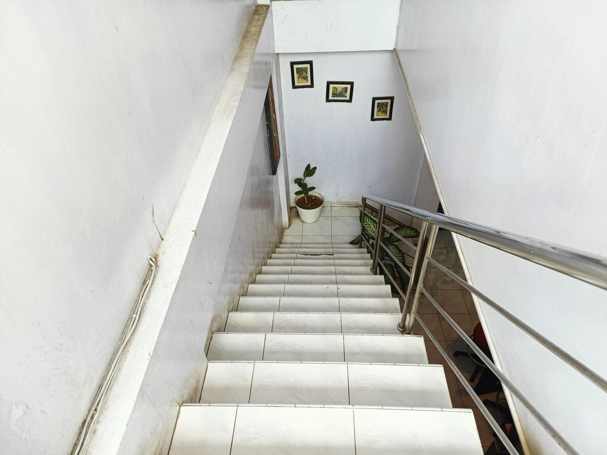 Bumi Merpati Residence Makassar Mitra Reddoorz Exterior foto